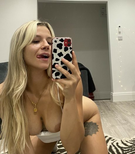HarleySinn_ pornstar pretty pics