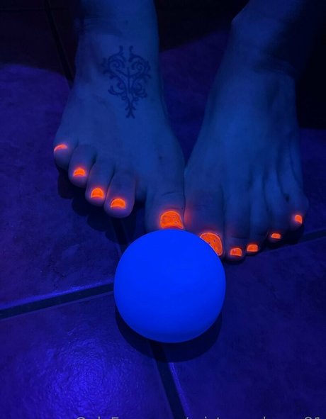 mistresscherry81 art model img