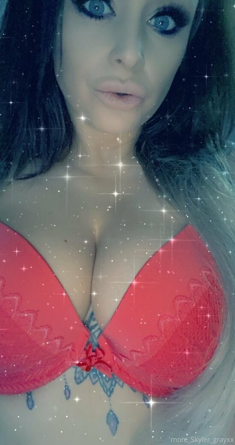 hot mum skyler model hd img