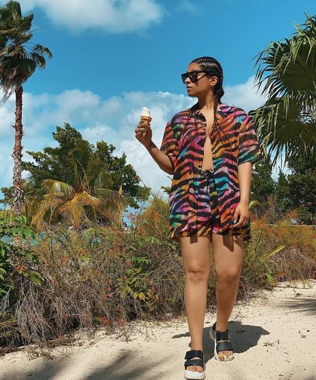 Lilly Singh pornstar gallery