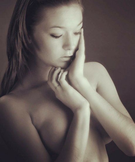 llannagg nude pornstar picture