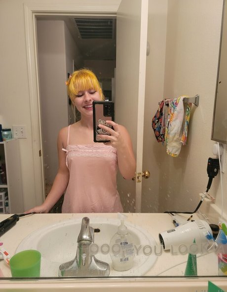 Lilly Lit star free pictures