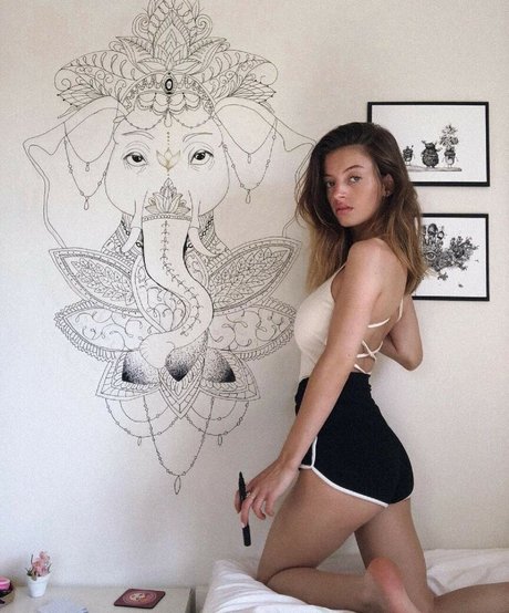 Noga Etin model pornographic pics