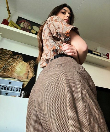 tsjennazz naked actress img