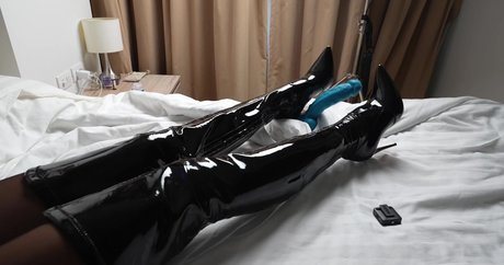 SUPER MOLLY model nice picture