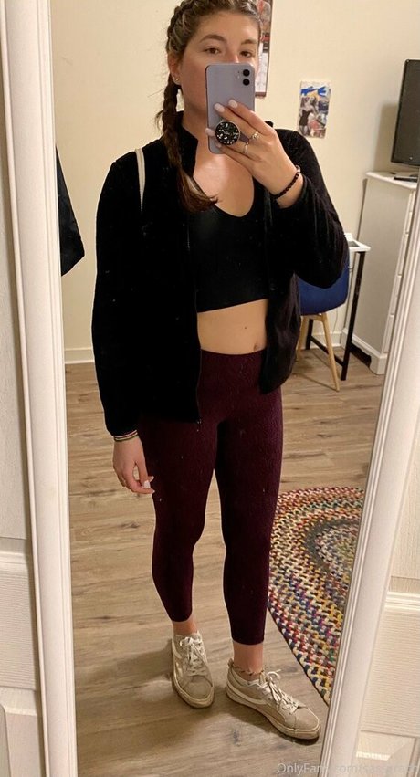 sassyrach model sex picture