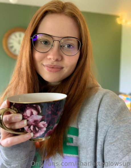 charlotteglowsup pornstar beautiful pics