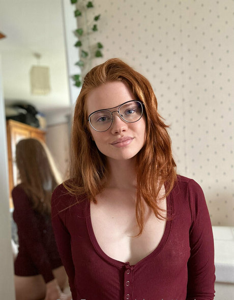 charlotteglowsup xxx actress photos