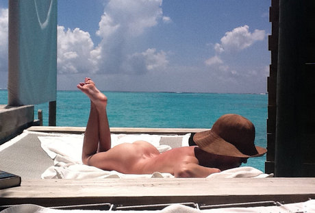 Kate Bosworth model art galleries