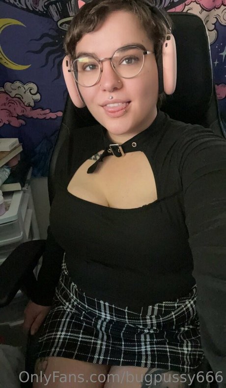 bugpussy666 Quick model image