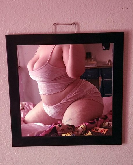 blonde college onlyfans exclusive img