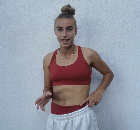 kailanovak model adult photo