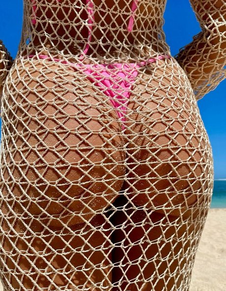 anapuru model nude img