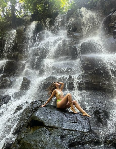 anapuru model naked archive