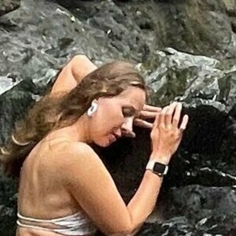 anapuru model exclusive galleries