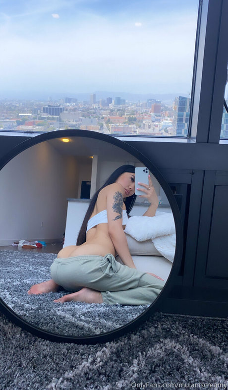 wetaja pornographic star picture