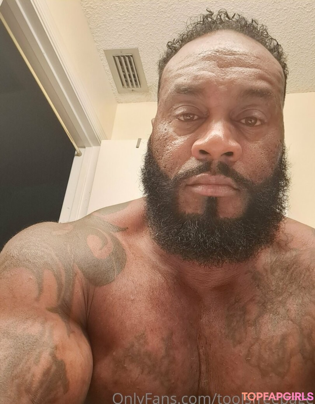 dm onlyfans nude photo