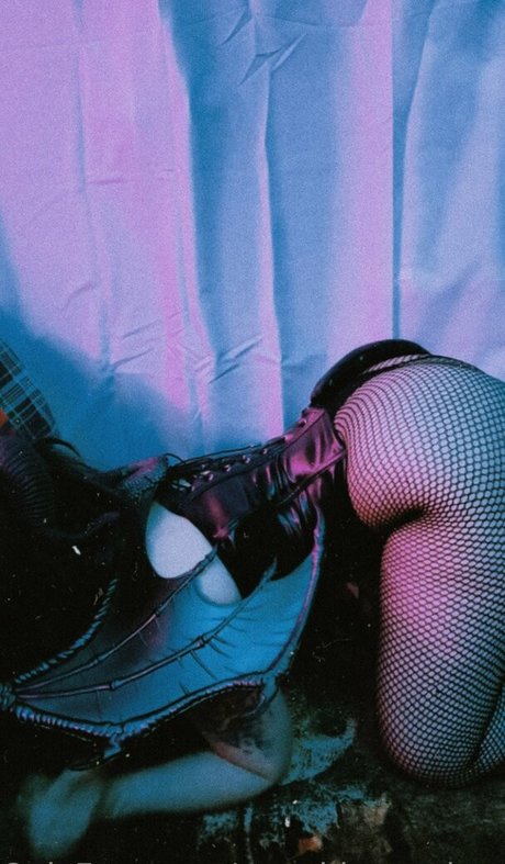 xmeddy madnessx pretty pornstar pics