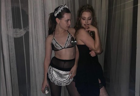 Victoria Pedretti model naked galleries