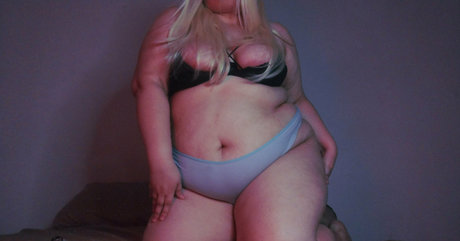 sselina mae beautiful model img