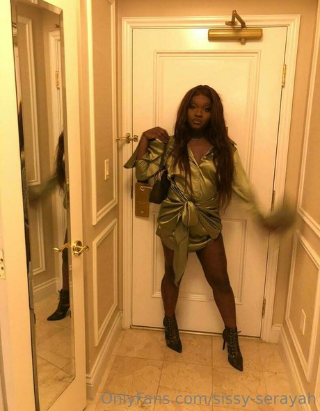 sissy serayah nude model photos