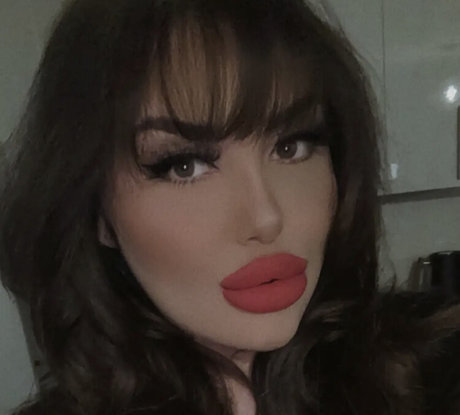 ElleHutchx pornstar top img