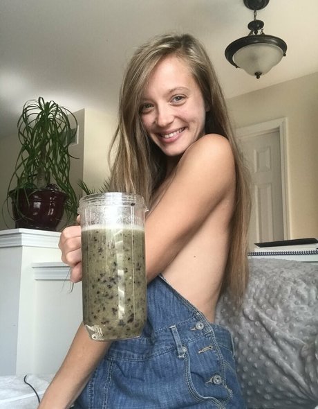 harperlane free model photo