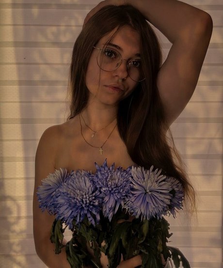 Anna Kauer star art pictures