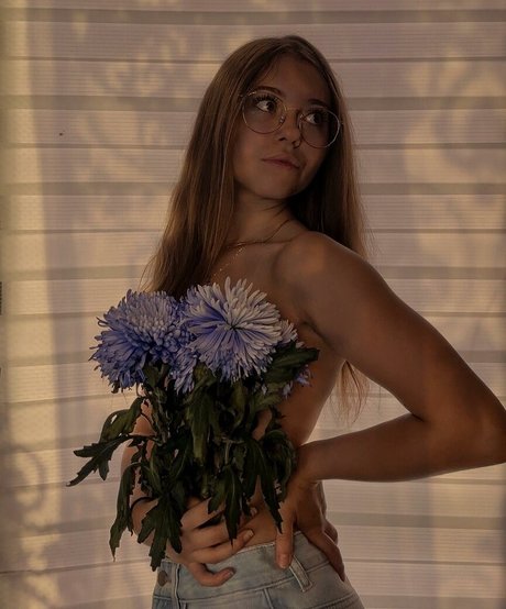 Anna Kauer hot star picture