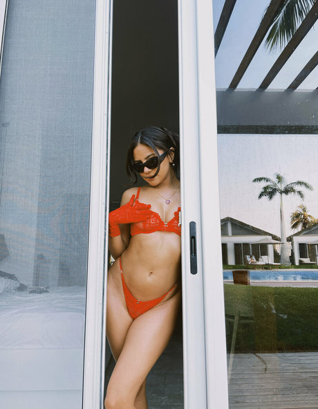 dani3lah pornstar top pic