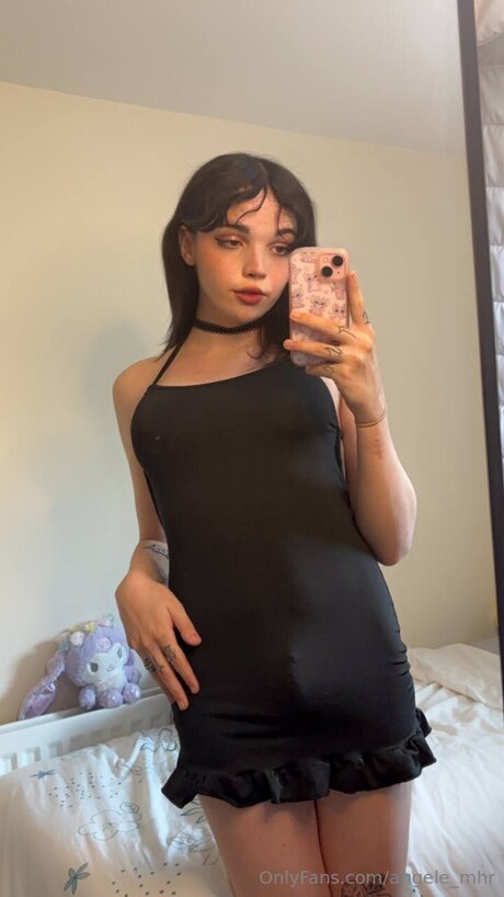 angele mhr model top pic