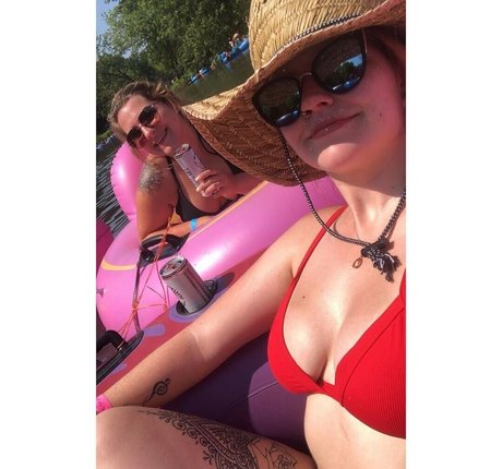 Kaytlin Lovely naked model images