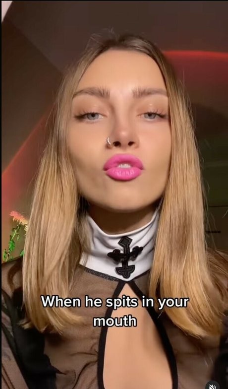 cos nelly top model pics