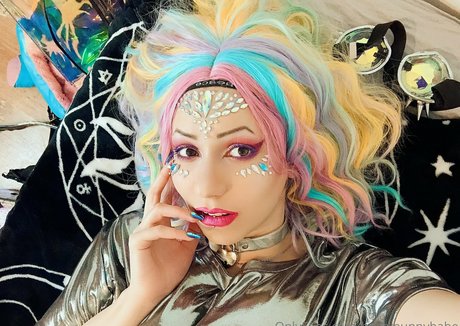 bustybunnybabe model beautiful images