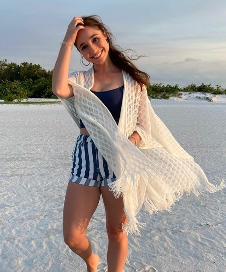 Felicia Hofner model erotic pic