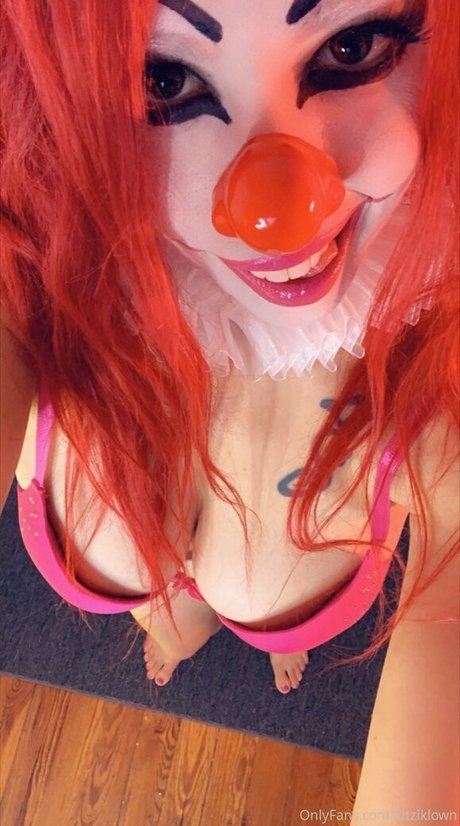 kitziklown porn model image