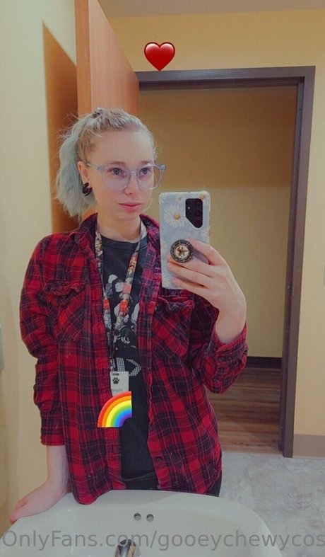 gooeychewycosplay beautiful star photo