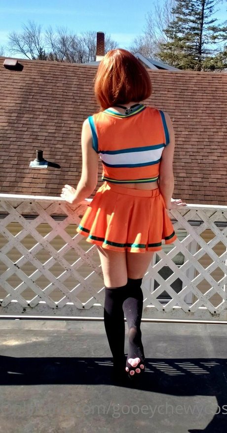 gooeychewycosplay sex actress photo