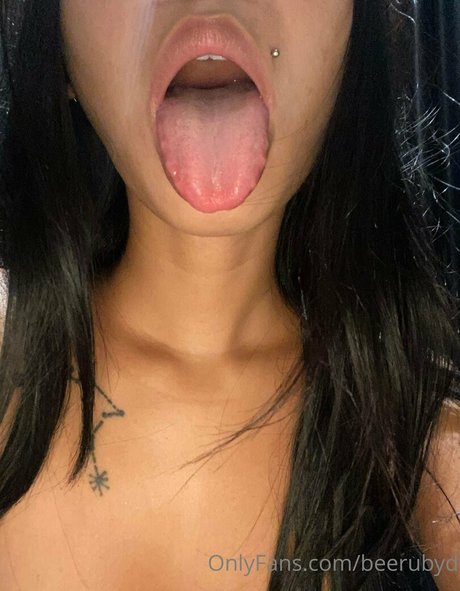 Beerubyd model nude photos