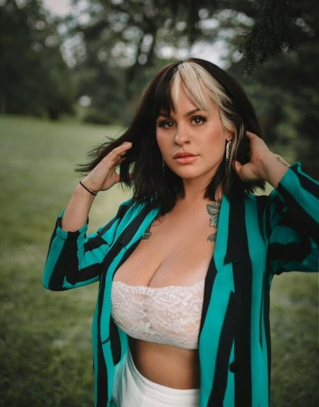 Succulentmami80 adult actress pictures