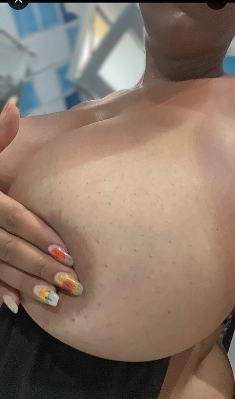 Divanice model naked pics