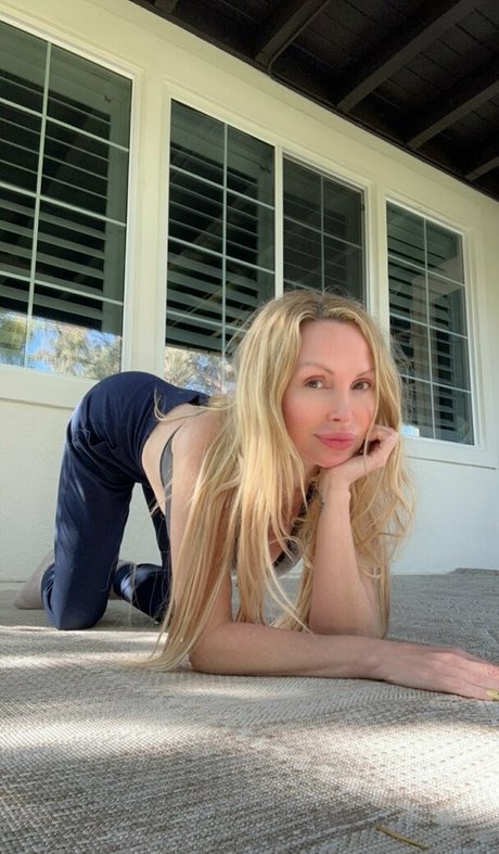 nikkibenzfree star naked img