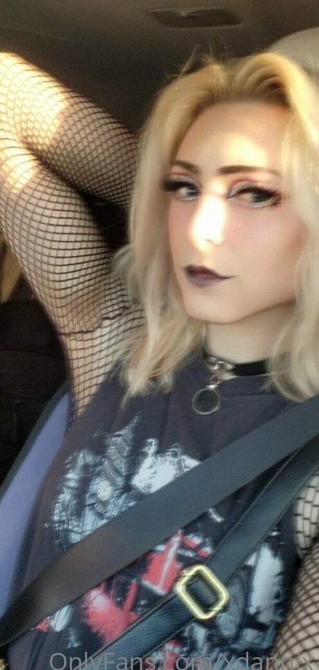 xdannix sexy actress images