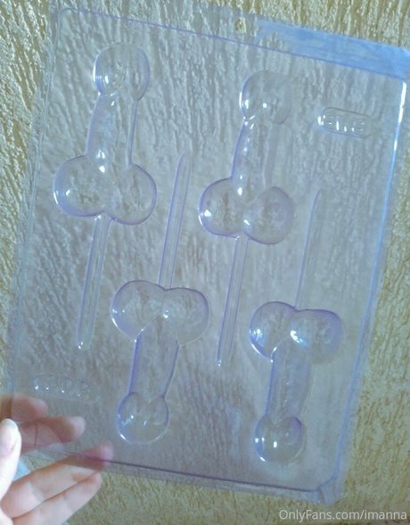 imanna naked actress galleries