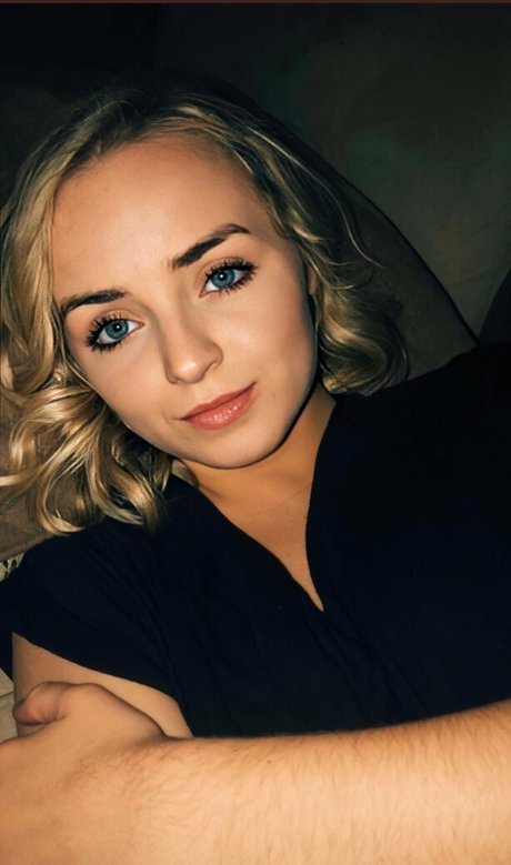 ashleywhitecams free actress image