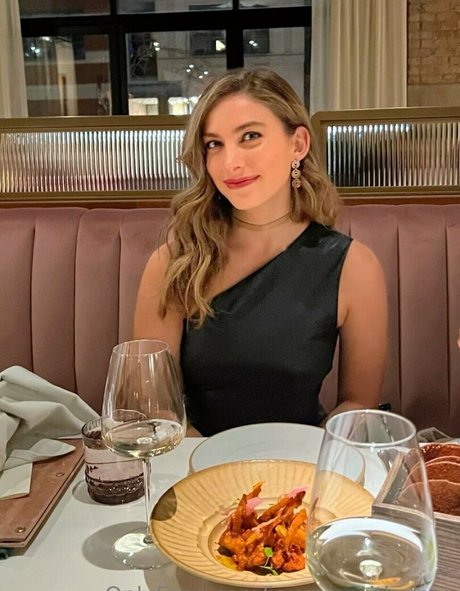 journeywithalora model naked galleries