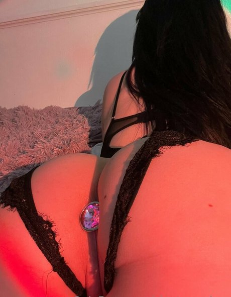 Glizzy McGuire erotic model archive