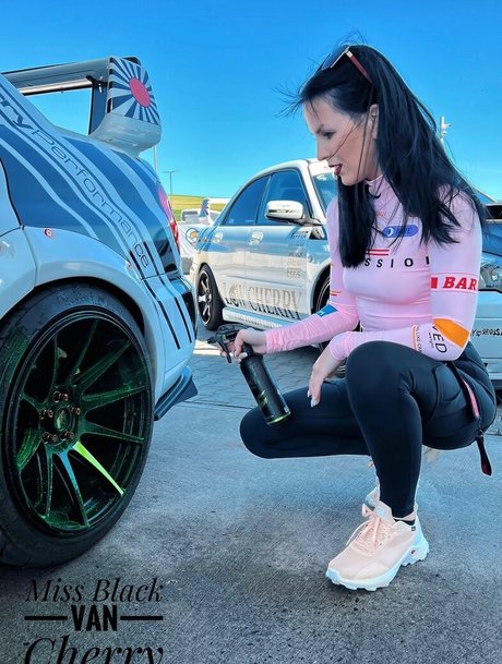 Miss Black Van Cherry hd model pictures