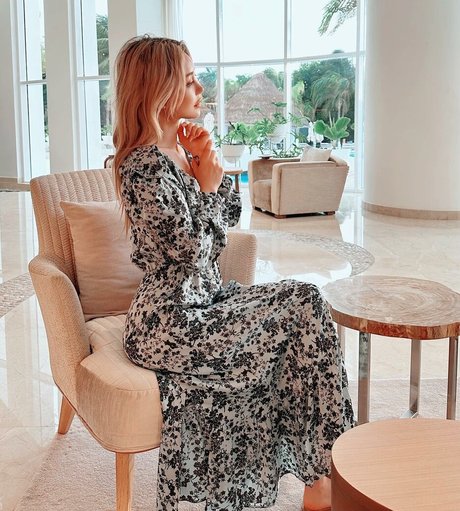 Wengie pornographic star pics