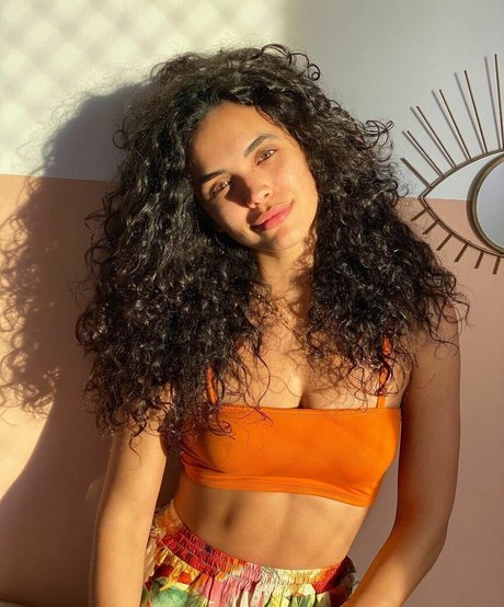 Giovana Cordeiro naked actress archive